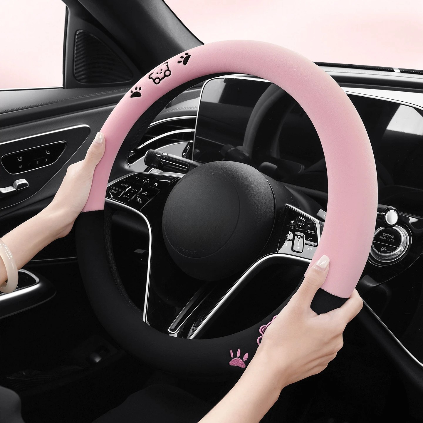 Plush Velvet Steering Wheel Cover - Winter Warm, Non-Slip